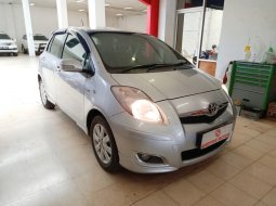 Dijual Toyota Yaris E AT 2010 Silver Metalik Km Rendah Murah di Jawa Barat 6