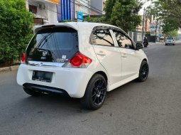 Brio 1.2E M/T 2018, White, Keren Istimewa 5