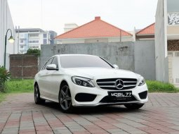 Mercedes-Benz C-Class C 200 K 2018 Putih 1