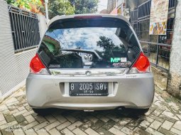 Dijual Cepat Honda Brio E 2017 Silver di DKI Jakarta 4