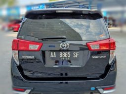 Dijual Toyota Innova Venturer 2017 Hitam di Jawa Tengah 2