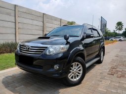 Toyota Fortuner G VNT DSL matic 2013 Hitam Metalik 8