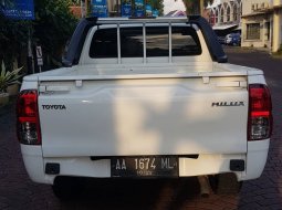 Jual Toyota Hilux Revold 2017 Diesel di Sumatra Barat 5