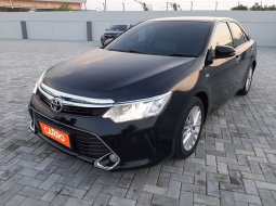 Toyota Camry 2.5 V AT 2017 Hitam 7