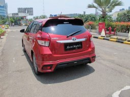 Toyota Yaris S Limited  6