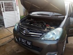 Toyota Kijang Innova V 2009 4