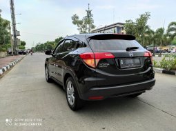 HR-V S A/T 2015, Black, istimewa seperti baru 8