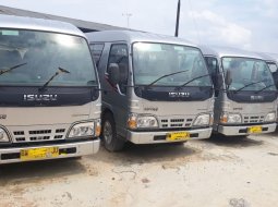 Jual Mobil Bekas Isuzu Minibus Elf 2.8 Minibus Diesel 2016 di Riau 1