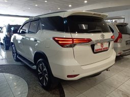 Toyota New Fortuner 2.4 VRZ AT 2017 Putih Km Rendah Murah 1
