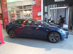 Brand New 2020 Tesla Model 3 Standard Range Plus Blue on Black 2