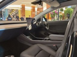 Brand New 2020 Tesla Model 3 Standard Range Plus Black on Black 8
