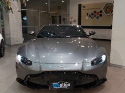 Brand New 2019 Aston Martin Vantage Coupe 3