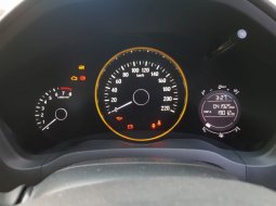 Honda HR-V S Manual 2017 putih TDP 35 juta  4