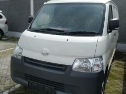 Daihatsu Gran Max Blind Van  1