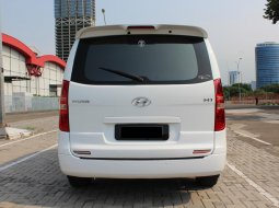 Hyundai H-1 XG AT Bensin 2012 Putih 5