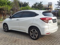 Honda HR-V 1.8 Prestige White On Black  Tgn 1 Pjk Pjg TDP 70Jt 8