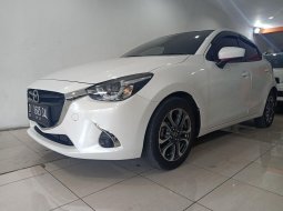 Mazda 2 R  4