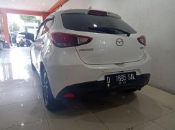 Mazda 2 R  5