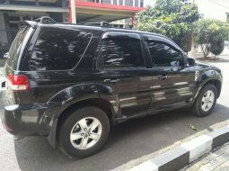Jawa Barat, Ford Escape Limited 2011 kondisi terawat 2