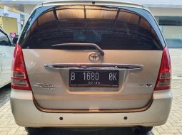 Mobil Toyota Kijang Innova 2005 V terbaik di DKI Jakarta 6