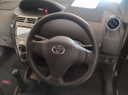 Jual cepat Toyota Yaris E 2011 di Jawa Timur 7