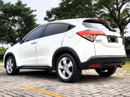 Mobil Honda HR-V 2015 E dijual, Jawa Tengah 9