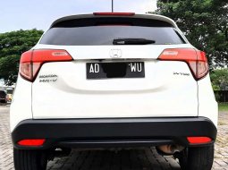 Mobil Honda HR-V 2015 E dijual, Jawa Tengah 1