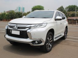 Mitsubishi Pajero Sport 2.5L Dakar 2018 Putih 2