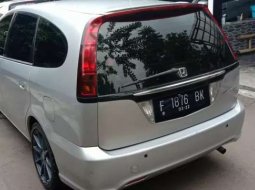 Jual cepat Honda Stream 1.7 2005 di Jawa Barat 8