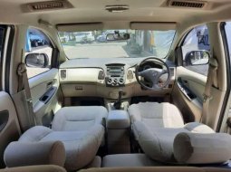 Jual Toyota Kijang Innova G 2011 harga murah di Jawa Timur 2