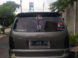 Jawa Barat, jual mobil Hyundai Trajet 2004 dengan harga terjangkau 3