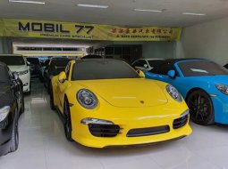 Porsche 911 Carrera 2015 Kuning 1