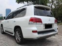 Lexus LX 570 2012 Putih 6