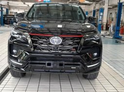 TOYOTA END YEAR SALE Toyota Fortuner  5