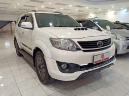 Toyota Grand Fortuner 2.5 G TRD Sportivo AT 2015 Putih Km Rendah 3