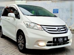 Honda Freed PSD Matic 2014 Putih 2