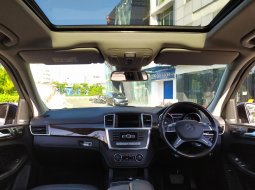 Mercedes-Benz GL 400 2015 SUV Hitam. 4