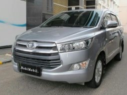 Toyota Kijang Innova V  1