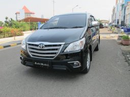 Toyota Kijang Innova E  1