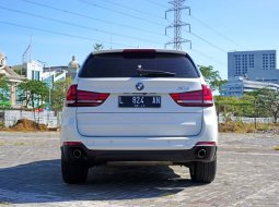 2017 PMK 2018 BMW X5 XDrive 2.0 AT Turbo Diesel Record Garansi 2022 Putih Surabaya 3