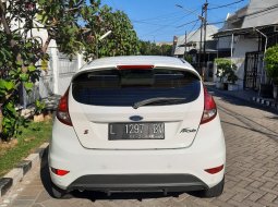 2014 Ford Fiesta S 1.5 AT Putih Surabaya 4