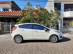 2014 Ford Fiesta S 1.5 AT Putih Surabaya 5