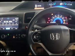 Mobil Honda Civic 2014 1.8 terbaik di Jawa Timur 3