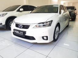 Lexus CT 200h Hybrid 1