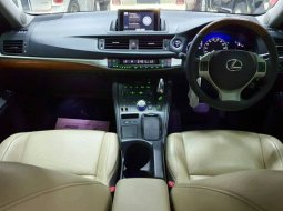 Lexus CT 200h Hybrid 6