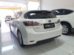 Lexus CT 200h Hybrid 7