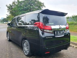 Mobil Toyota Alphard 2017 G terbaik di Banten 8