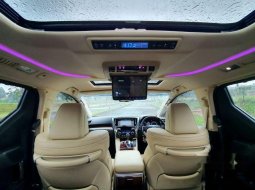 Mobil Toyota Alphard 2017 G terbaik di Banten 2