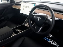 Brand New 2020 Tesla Model 3 Standard Range Plus Deep Blue Metallic on Black 1