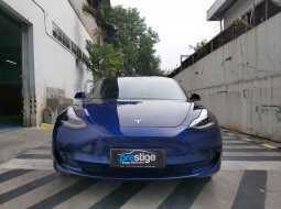 Brand New 2020 Tesla Model 3 Standard Range Plus Deep Blue Metallic on Black 10